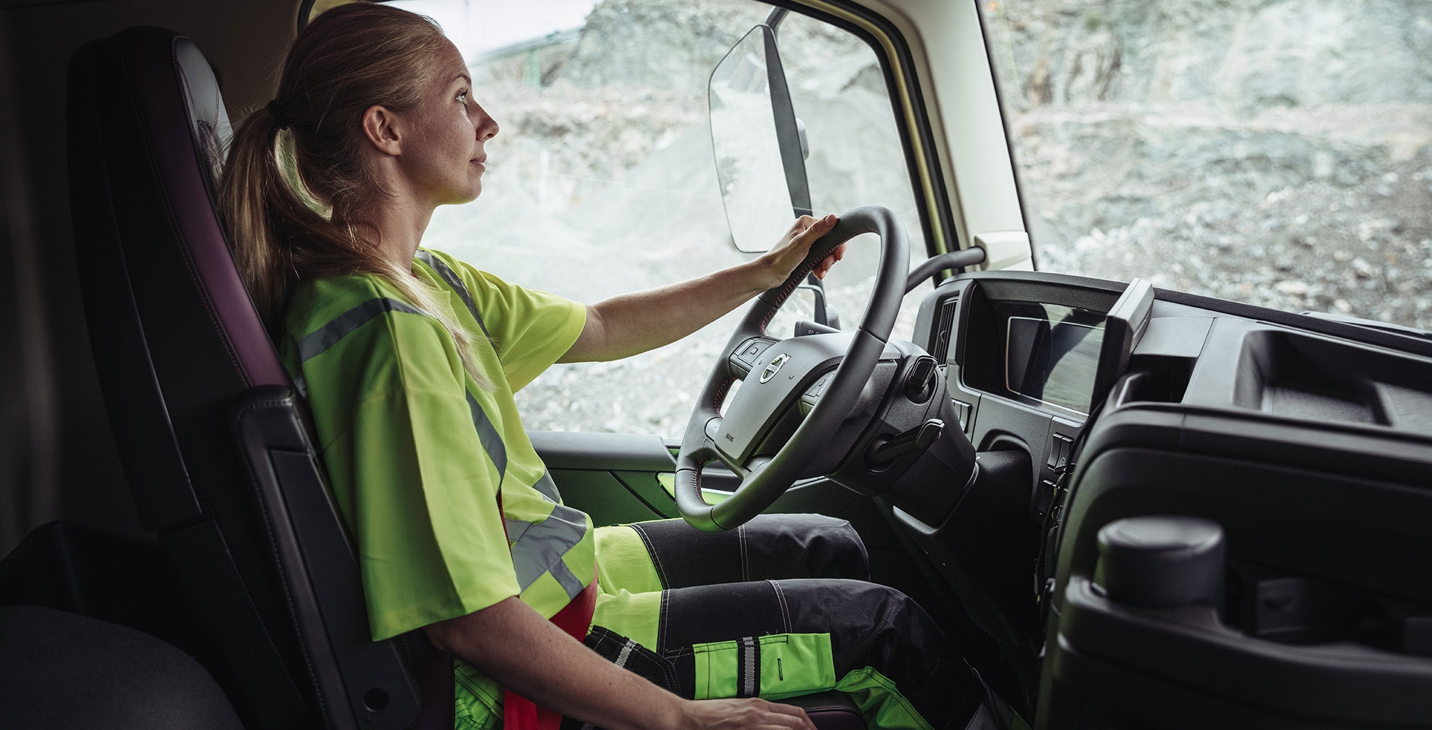 How Truck Drivers Can Reduce Pain From the Driver's Seat